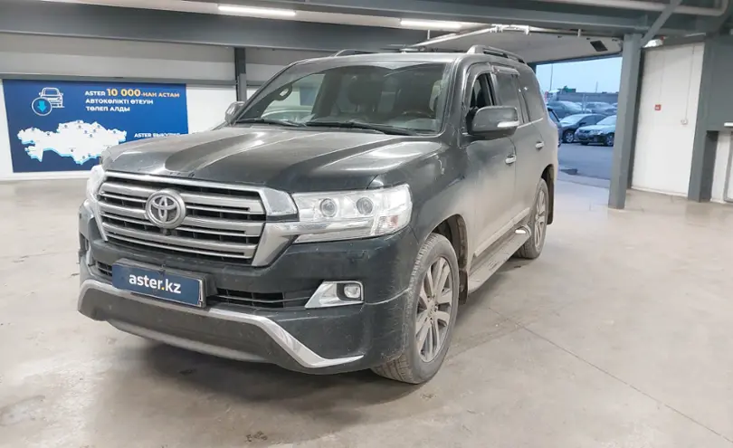 Toyota Land Cruiser 2016 года за 33 000 000 тг. в Астана