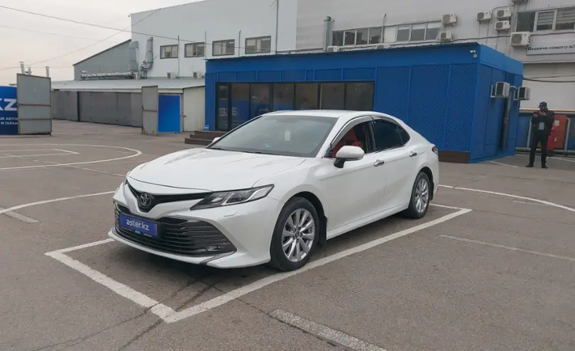 Toyota Camry 2019 года за 12 000 000 тг. в Алматы