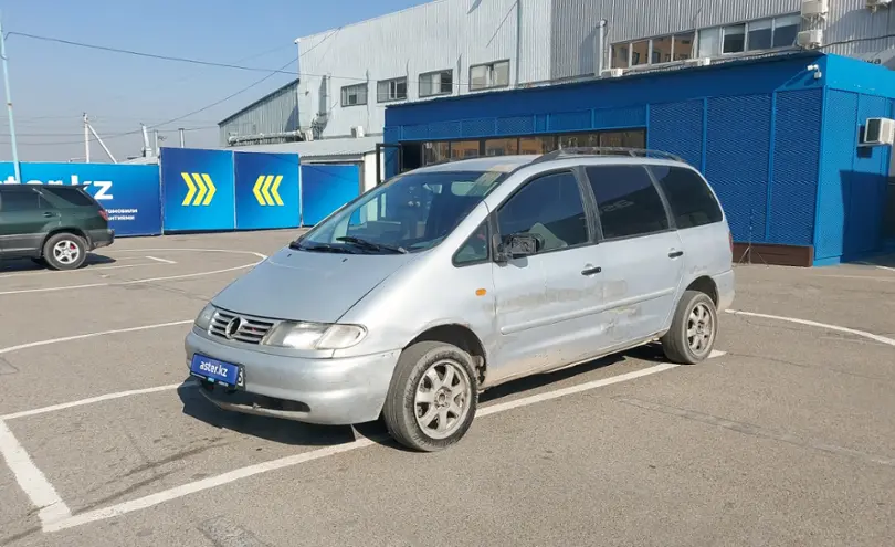 Volkswagen Sharan 1997 года за 1 500 000 тг. в Алматы