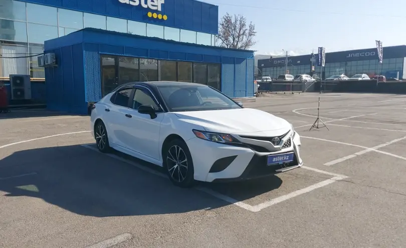 Toyota Camry 2019 года за 12 000 000 тг. в Алматы фото 2
