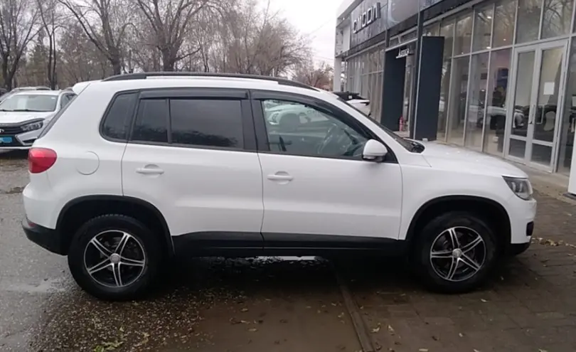 Volkswagen Tiguan 2015 года за 7 500 000 тг. в Актобе фото 4
