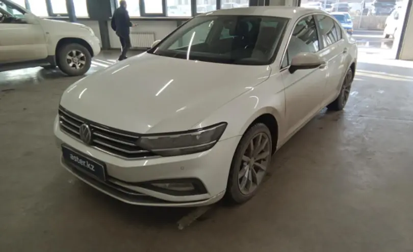 Volkswagen Passat 2020 года за 13 000 000 тг. в Астана