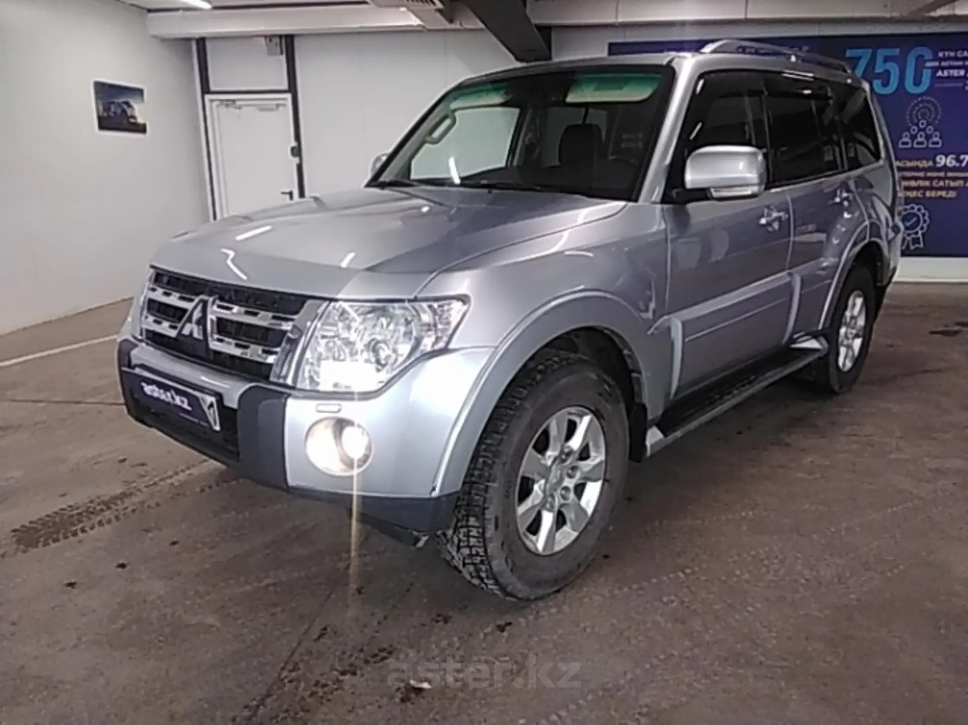 Mitsubishi Pajero 2013