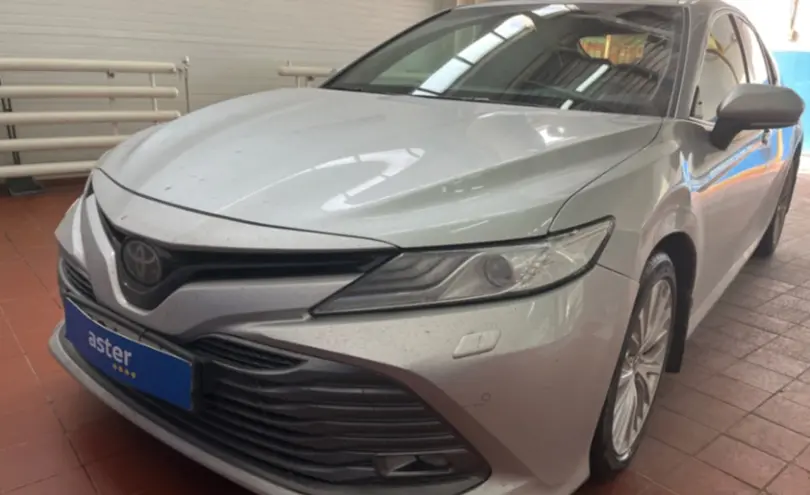 Toyota Camry 2020 года за 14 000 000 тг. в Астана