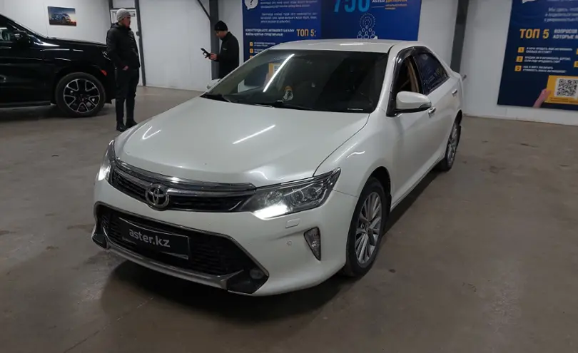 Toyota Camry 2017 года за 12 500 000 тг. в Астана