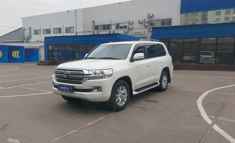 Toyota Land Cruiser 2017 года за 32 000 000 тг. в Алматы