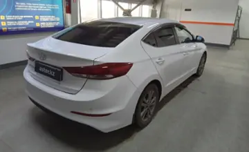 Hyundai Elantra 2018 года за 8 000 000 тг. в Уральск