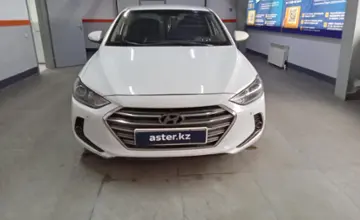 Hyundai Elantra 2018 года за 8 000 000 тг. в Уральск фото 2