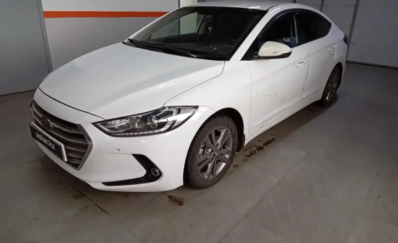 Hyundai Elantra 2018 года за 8 000 000 тг. в Уральск