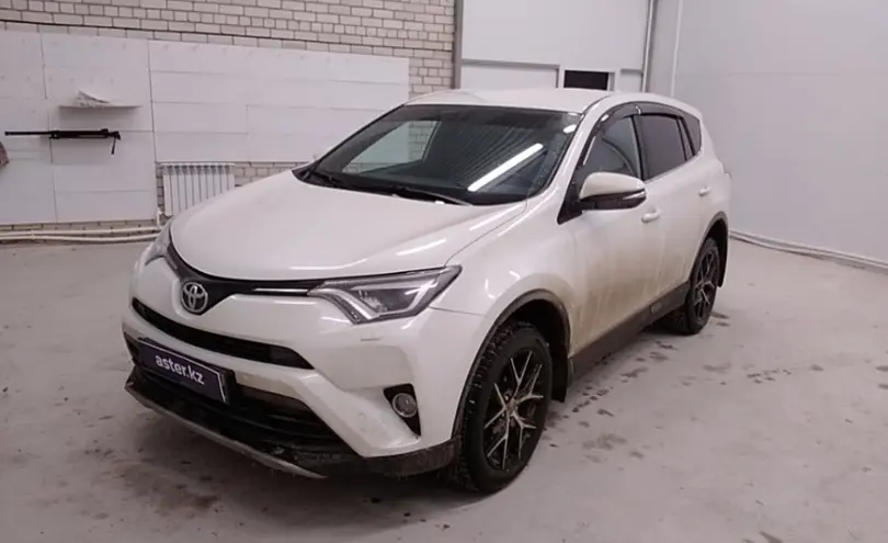 Toyota RAV4 2017 года за 12 500 000 тг. в Актобе