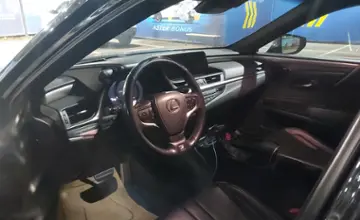 Lexus ES 2019 года за 26 000 000 тг. в Алматы фото 5