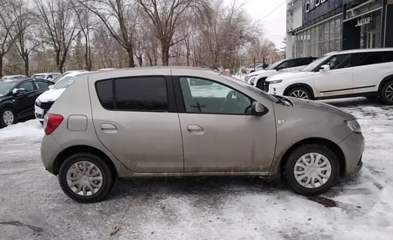 Renault Sandero 2015 года за 4 500 000 тг. в Актобе фото 4