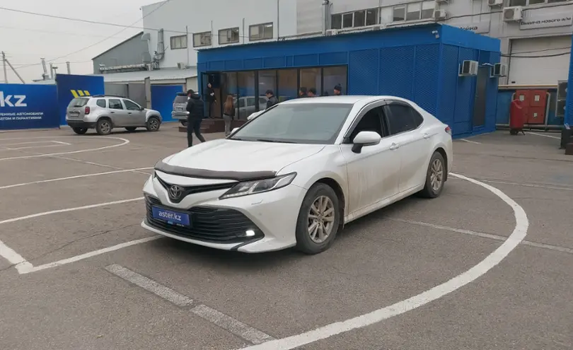 Toyota Camry 2019 года за 12 000 000 тг. в Алматы