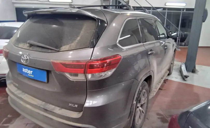 Toyota Highlander 2016 года за 17 000 000 тг. в Астана фото 5