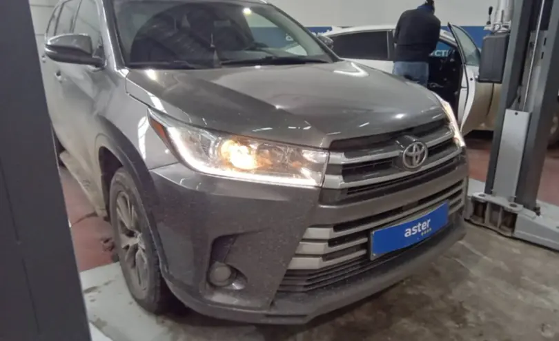Toyota Highlander 2016 года за 17 000 000 тг. в Астана фото 3