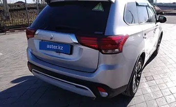 Mitsubishi Outlander 2021 года за 11 800 000 тг. в Атырау