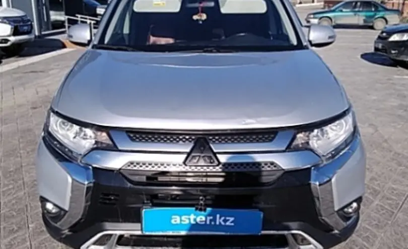Mitsubishi Outlander 2021 года за 11 800 000 тг. в Атырау фото 2