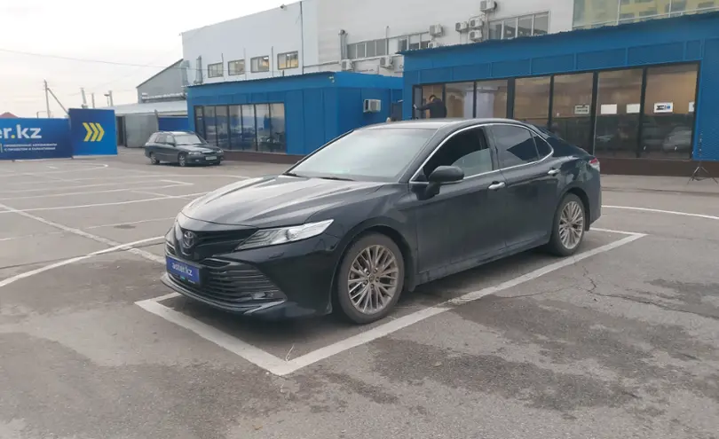 Toyota Camry 2019 года за 13 800 000 тг. в Алматы