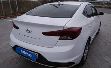 Hyundai Elantra 2019 года за 9 000 000 тг. в Атырау