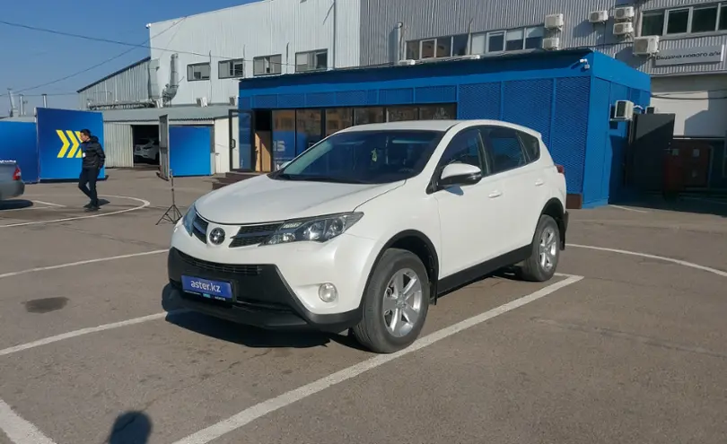 Toyota RAV4 2014 года за 10 500 000 тг. в Алматы