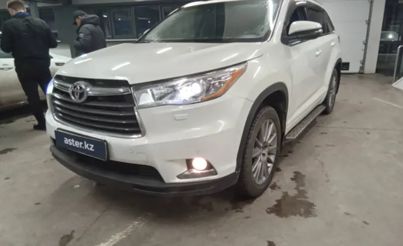 Toyota Highlander 2014 года за 14 800 000 тг. в Астана