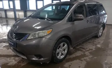Toyota Sienna 2013 года за 14 000 000 тг. в Астана фото 1