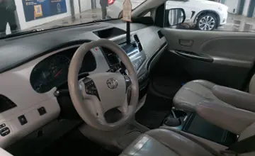 Toyota Sienna 2013 года за 14 000 000 тг. в Астана фото 5