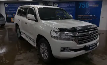 Toyota Land Cruiser 2019 года за 39 000 000 тг. в Астана фото 2