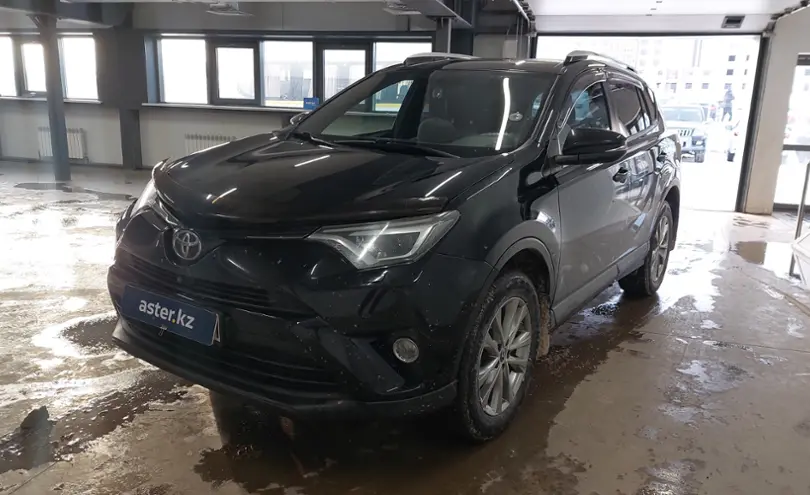 Toyota RAV4 2018 года за 13 000 000 тг. в Астана