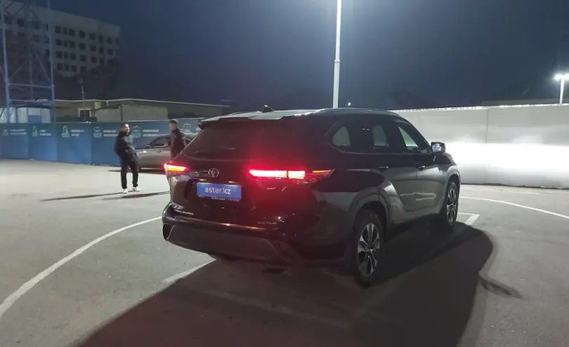 Toyota Highlander 2022 года за 27 000 000 тг. в Шымкент фото 3