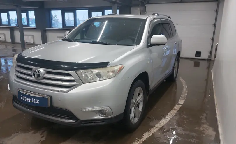 Toyota Highlander 2011 года за 11 500 000 тг. в Астана