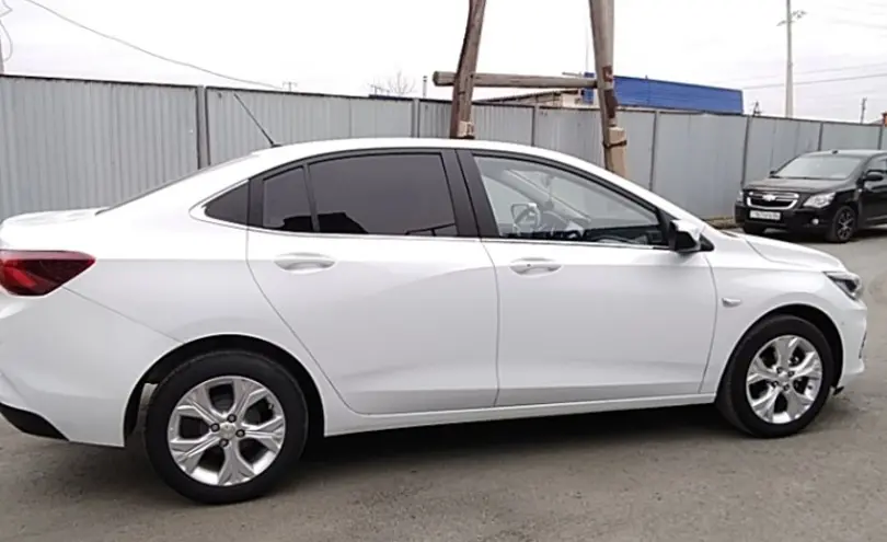 Chevrolet Onix 2023 года за 8 000 000 тг. в Атырау фото 4