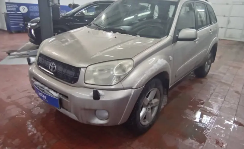 Toyota RAV4 2004 года за 5 500 000 тг. в Астана