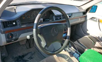 Mercedes-Benz E-Класс 1993 года за 2 000 000 тг. в Шымкент фото 5