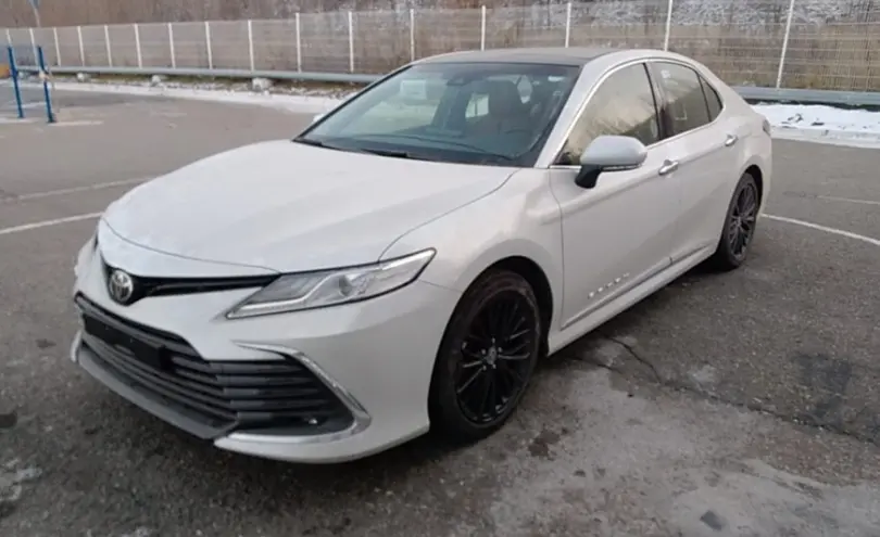 Toyota Camry 2023 года за 27 000 000 тг. в Усть-Каменогорск