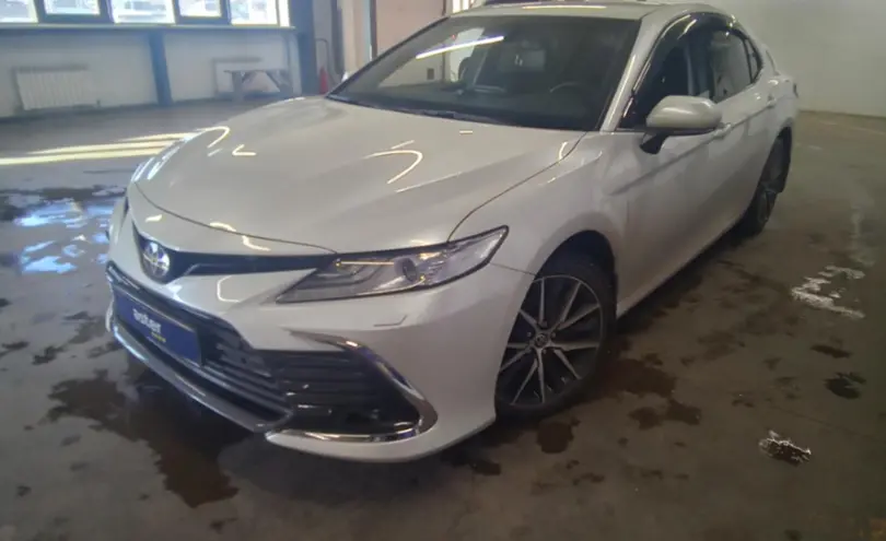 Toyota Camry 2021 года за 17 000 000 тг. в Астана