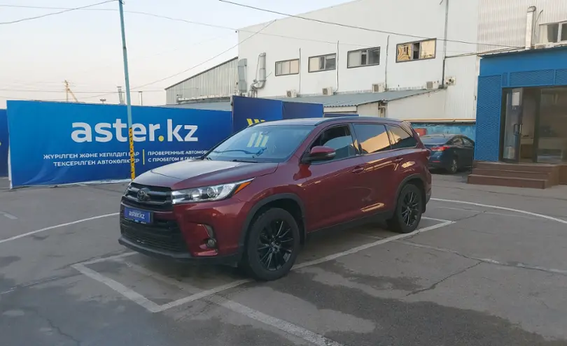 Toyota Highlander 2019 года за 17 800 000 тг. в Алматы