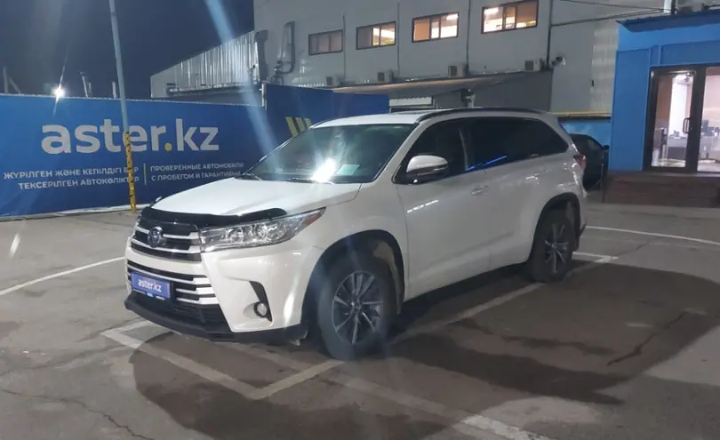 Toyota Highlander 2017 года за 17 500 000 тг. в Алматы