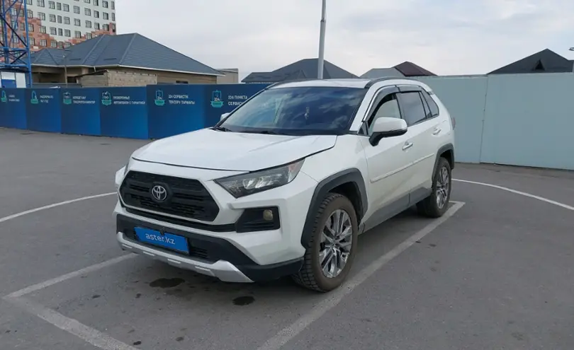 Toyota RAV4 2020 года за 13 500 000 тг. в Шымкент