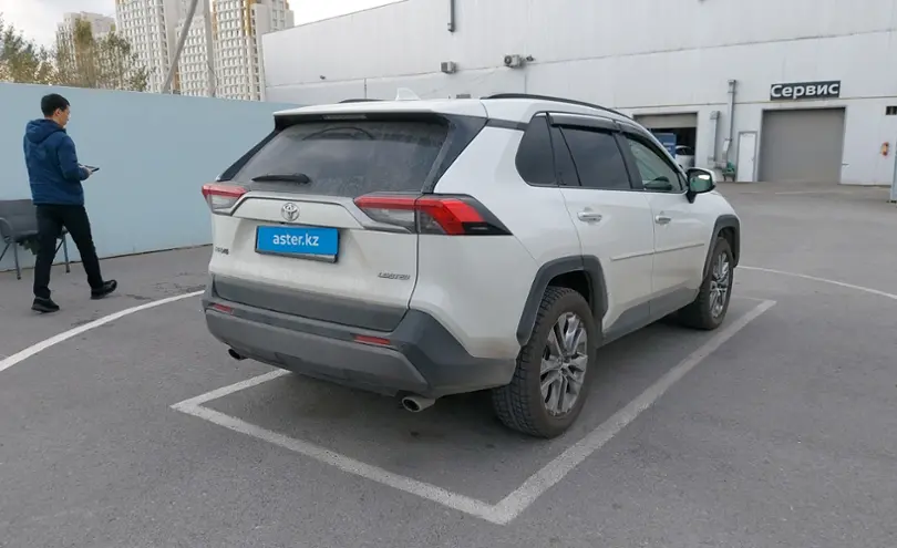 Toyota RAV4 2020 года за 13 500 000 тг. в Шымкент фото 3