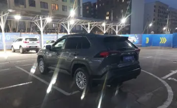 Toyota RAV4 2019 года за 13 400 000 тг. в Алматы фото 4