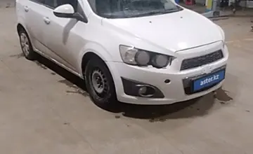 Chevrolet Aveo 2014 года за 2 800 000 тг. в Караганда фото 3