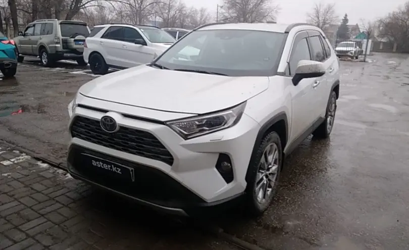 Toyota RAV4 2020 года за 15 000 000 тг. в Актобе