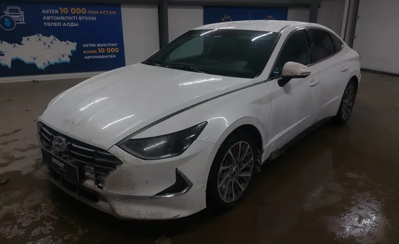 Hyundai Sonata 2020 года за 13 000 000 тг. в Астана