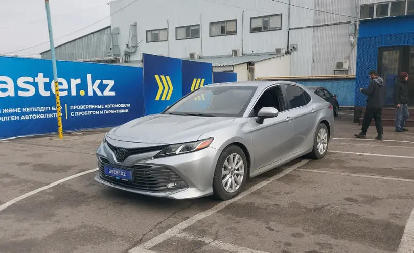 Toyota Camry 2020 года за 14 000 000 тг. в Алматы