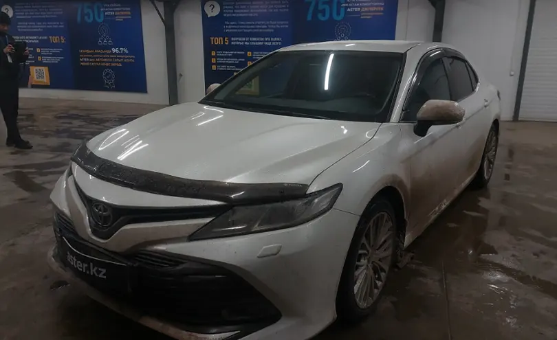 Toyota Camry 2019 года за 11 500 000 тг. в Астана