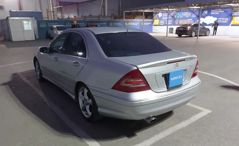 Mercedes-Benz C-Класс 2004 года за 5 000 000 тг. в Шымкент фото 4