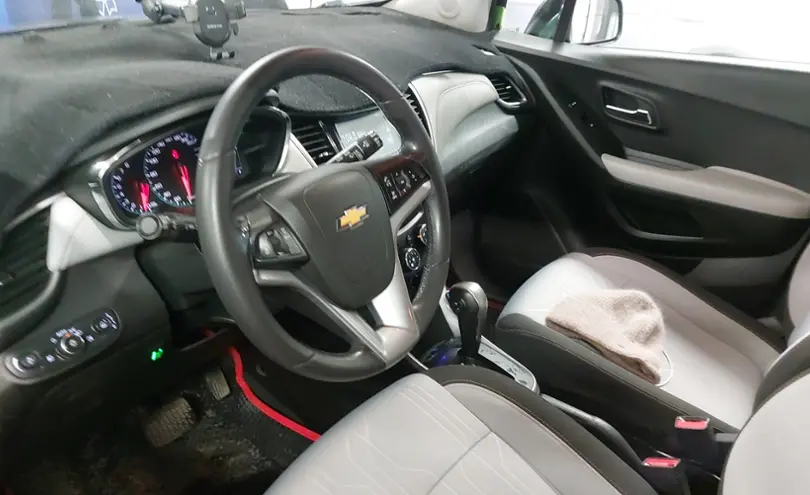 Chevrolet Tracker 2020 года за 6 500 000 тг. в Астана фото 5