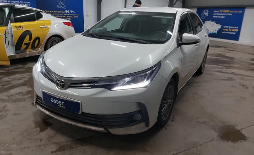 Toyota Corolla 2018 года за 9 000 000 тг. в Астана