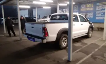 Toyota Hilux 2015 года за 10 000 000 тг. в Алматы